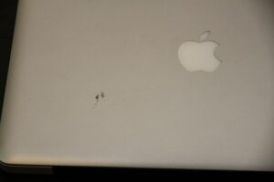 MacBookProの傷跡